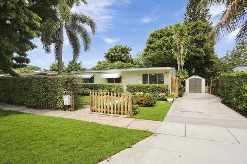 5523 Columbus Rd, West Palm Beach, FL 33405