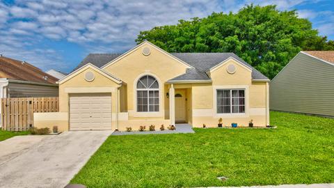 8415 Dynasty Dr, Boca Raton, FL 33433