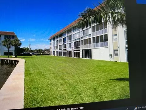 2936 Lake Shore Dr #202, Riviera Beach, FL 33404