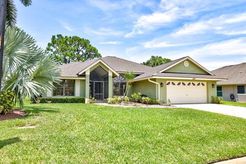 1121 SW Meadow Ct, Palm City, FL 34990