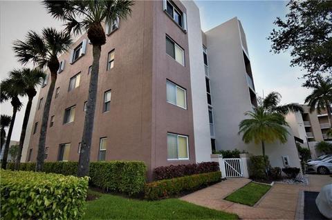 7801 Granville Dr #101, Tamarac, FL 33321