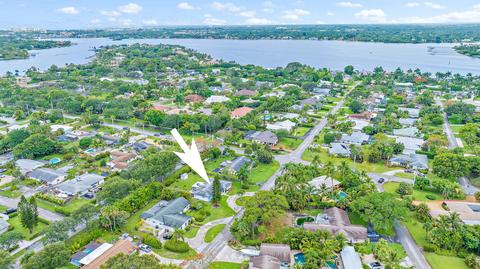 72 Yacht Club Pl, Tequesta, FL 33469
