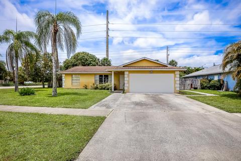 5323 Sandhurst N Cir, Lake Worth, FL 33463