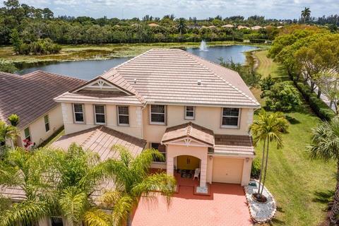 465 Saint Emma Dr, Royal Palm Beach, FL 33411