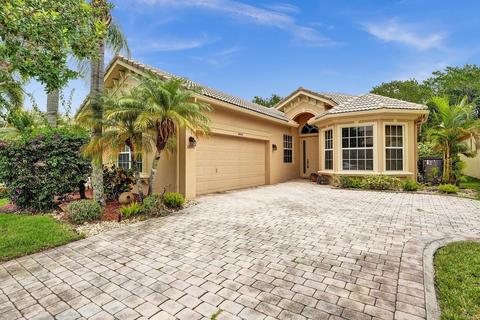 10048 Armani Dr, Boynton Beach, FL 33437