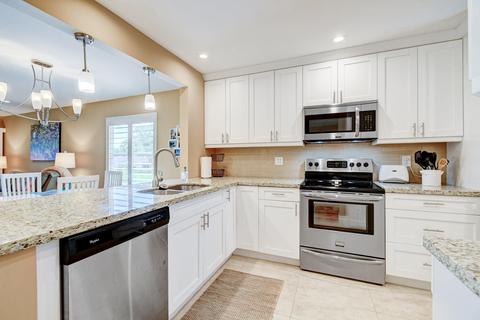 2700 Fiore Way #215, Delray Beach, FL 33445