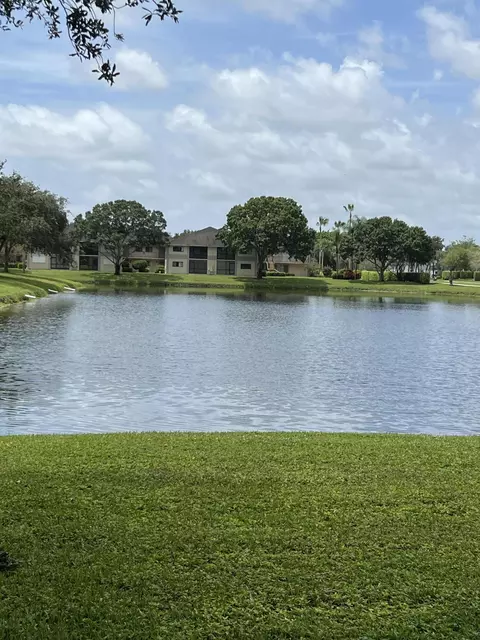 5574 Witney Dr #112, Delray Beach, FL 33484