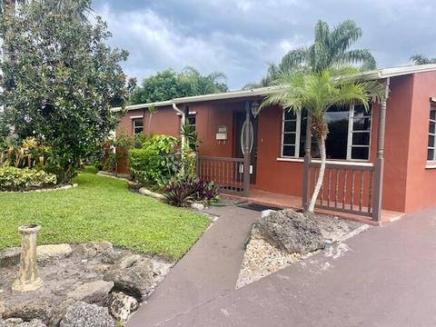 247 W 28th St, Riviera Beach, FL 33404