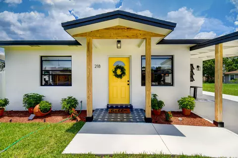 218 SW 10th Ave, Delray Beach, FL 33444