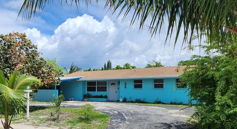557 Palmetto Dr, Lake Park, FL 33403