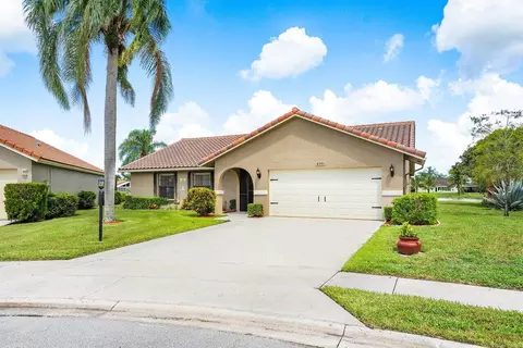 8594 Bonita Isle Dr, Lake Worth, FL 33467