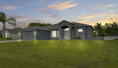 5716 NW North Macedo Blvd, Port Saint Lucie, FL 34983