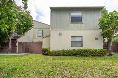 32 Crossings Cir #B, Boynton Beach, FL 33435