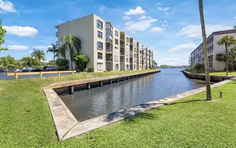 890 N Federal Hwy #411, Lantana, FL 33462