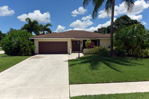 6503 Amberwoods Dr, Boca Raton, FL 33433