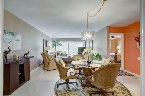 4 Westwood Ave #103H, Tequesta, FL 33469