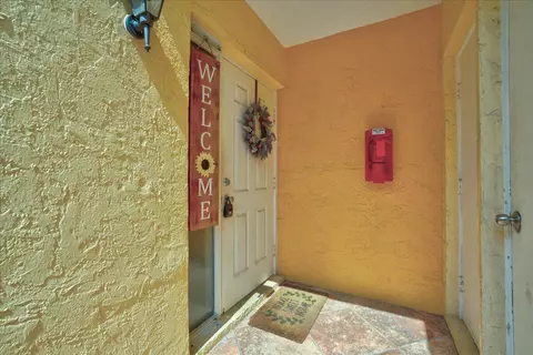 178 Waterside Dr #178, Hypoluxo, FL 33462