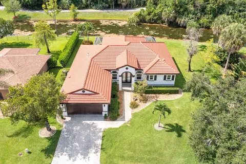 122 Sycamore Dr, Royal Palm Beach, FL 33411