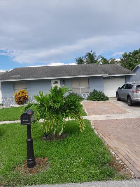 7132 Glenwood Dr, Boynton Beach, FL 33436