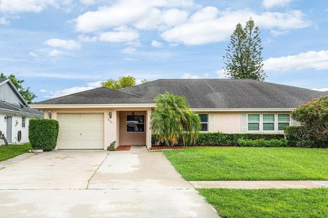 904 Lantern Tree Ln, Wellington, FL 33414