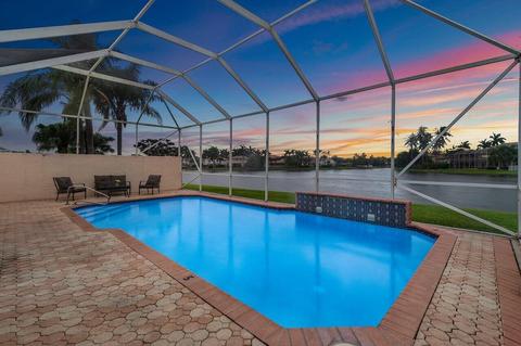 6647 Ashburn Rd, Lake Worth, FL 33467
