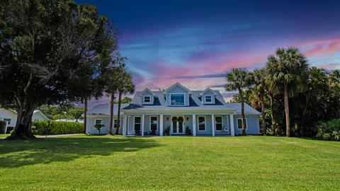 8805 SE Alabama Pl, Hobe Sound, FL 33455