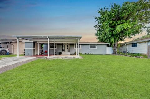 3872 Mackinac Rd, Lake Worth, FL 33462