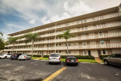 4650 Washington St #302, Hollywood, FL 33021