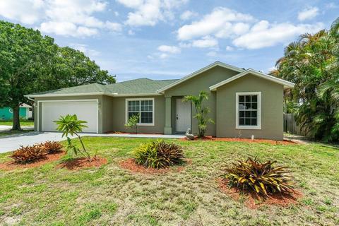 621 NE Spencer St, Jensen Beach, FL 34957