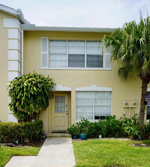 221 Foxtail Dr #F, Greenacres, FL 33415