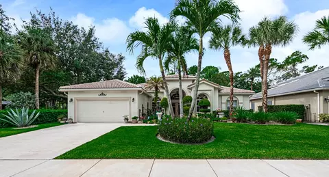 15490 Whispering Willow Dr, Wellington, FL 33414