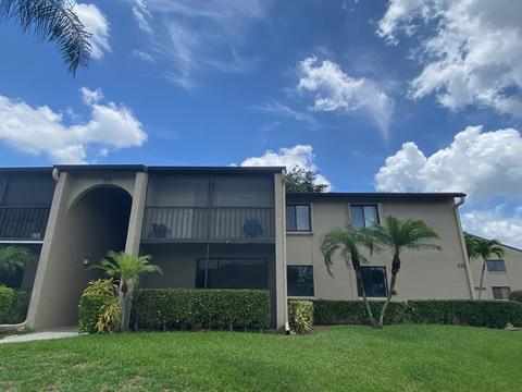 526 Shady Pine Way #D1, Greenacres, FL 33415