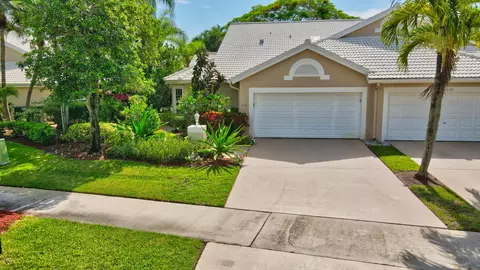 6130 Greenspointe Dr, Boynton Beach, FL 33437