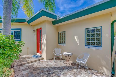 1331 N L St, Lake Worth, FL 33460