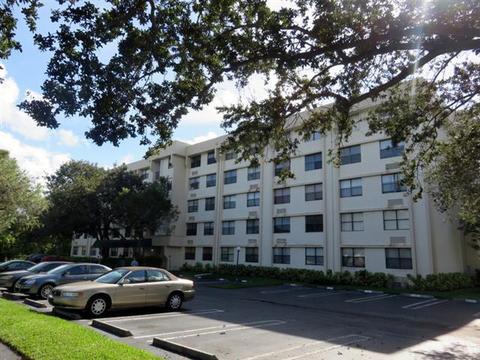 2401 Riverside Dr #407-B, Coral Springs, FL 33065