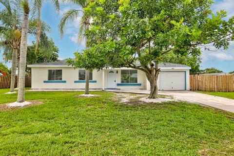 1925 SE Redwing Cir, Port Saint Lucie, FL 34952