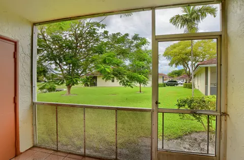 9847 Three Lakes Cir, Boca Raton, FL 33428