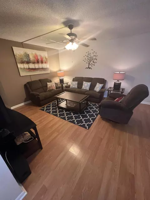 27 Canterbury B, West Palm Beach, FL 33417