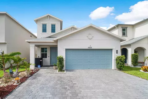 1835 Lake Cove Dr, Lake Worth, FL 33460