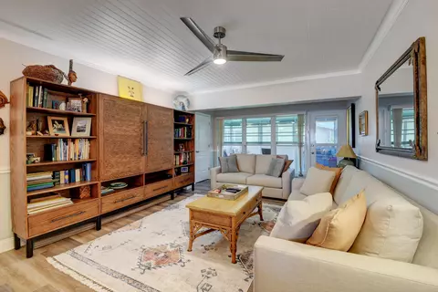 1131 Violet Ter #203, Delray Beach, FL 33445