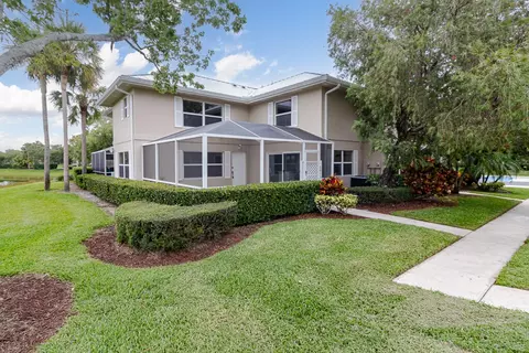2815 SW Lakemont Pl, Palm City, FL 34990