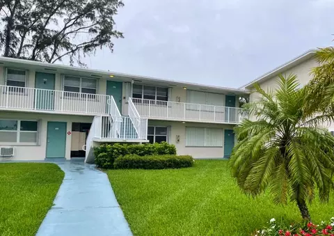 240 Horizons W #208, Boynton Beach, FL 33435