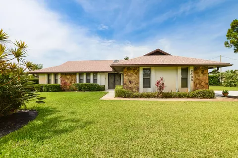 2498 SE Hillard Rd, Port Saint Lucie, FL 34952