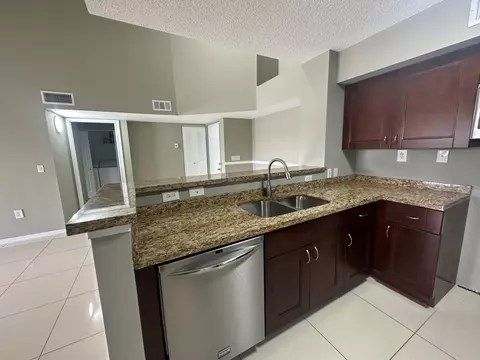 7912 Sonoma Springs Cir #304, Lake Worth, FL 33463