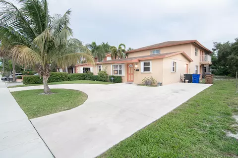 250 SW 1st Ct, Deerfield Beach, FL 33441