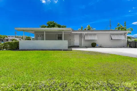 138 N 12th Pl, Lantana, FL 33462