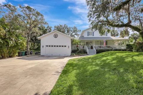 2310 Sweetwater Dr, Fort Pierce, FL 34981