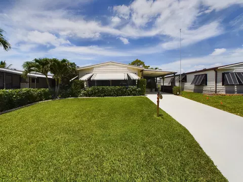 7940 SE Shenandoah Dr, Hobe Sound, FL 33455