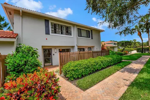 18 Southport Ln #B, Boynton Beach, FL 33436