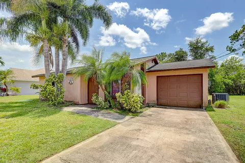 154 SW Essex Dr, Port Saint Lucie, FL 34984